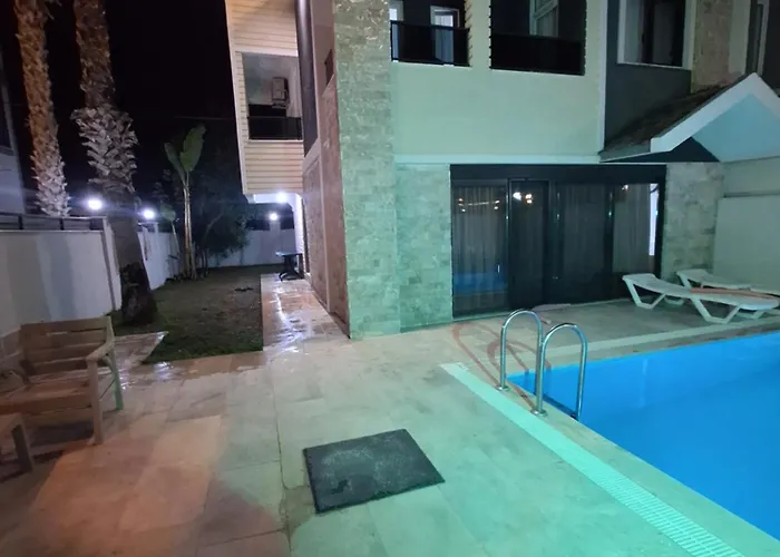 Vilă Pars Antalya Three Story Villa, Private Pool And Roof Terrace Three Bedroom For Six Guests