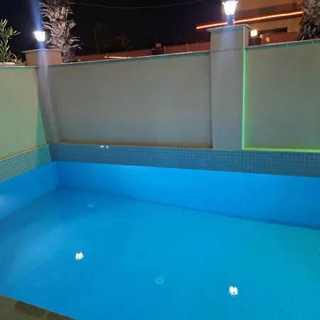 Pars Antalya Three Story Villa, Private Pool And Roof Terrace Three Bedroom For Six Guests 别墅 *