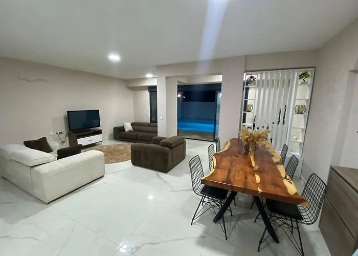 Pars Antalya Three Story Villa, Private Pool And Roof Terrace Three Bedroom For Six Guests *